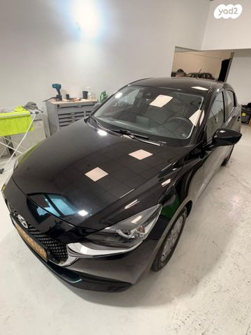 מודעת רכב מאזדה 2