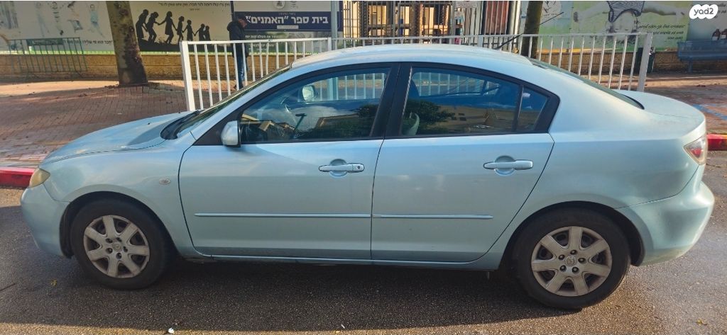 מודעת רכב מאזדה 3