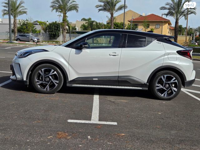 מודעת רכב טויוטה C-HR