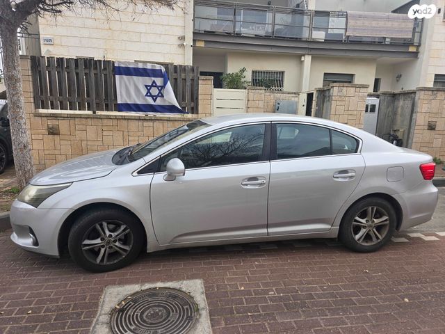 מודעת רכב טויוטה אוונסיס