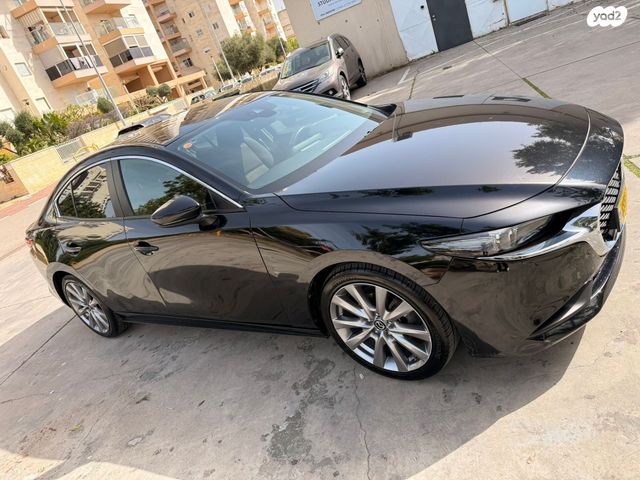 מודעת רכב מאזדה 3