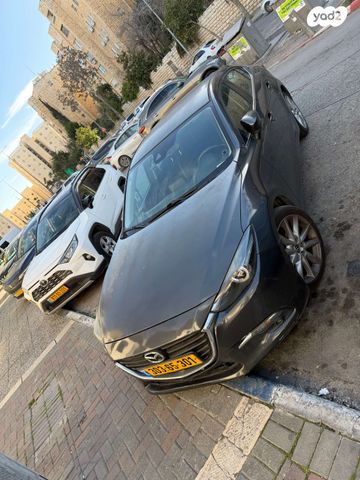 מודעת רכב מאזדה 3