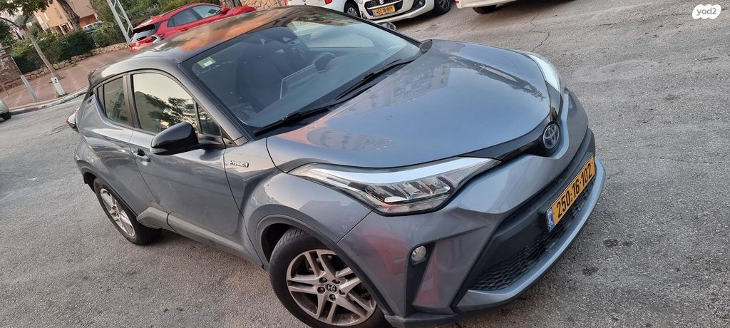 מודעת רכב טויוטה C-HR