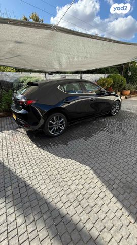 מודעת רכב מאזדה 3