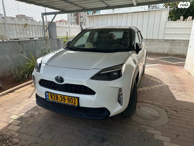 מודעת רכב טויוטה יאריס קרוס