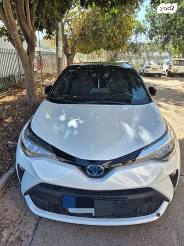 מודעת רכב טויוטה C-HR