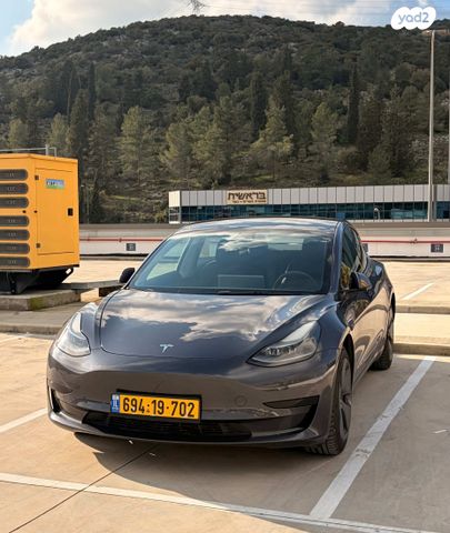 מודעת רכב טסלה מודל 3