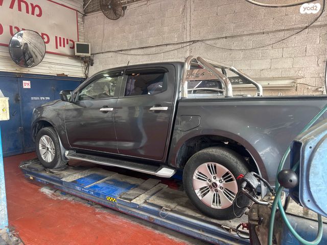 מודעת רכב איסוזו די-מקס