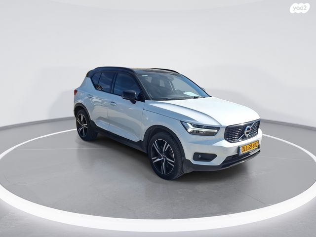 מודעת רכב וולוו XC40 2
