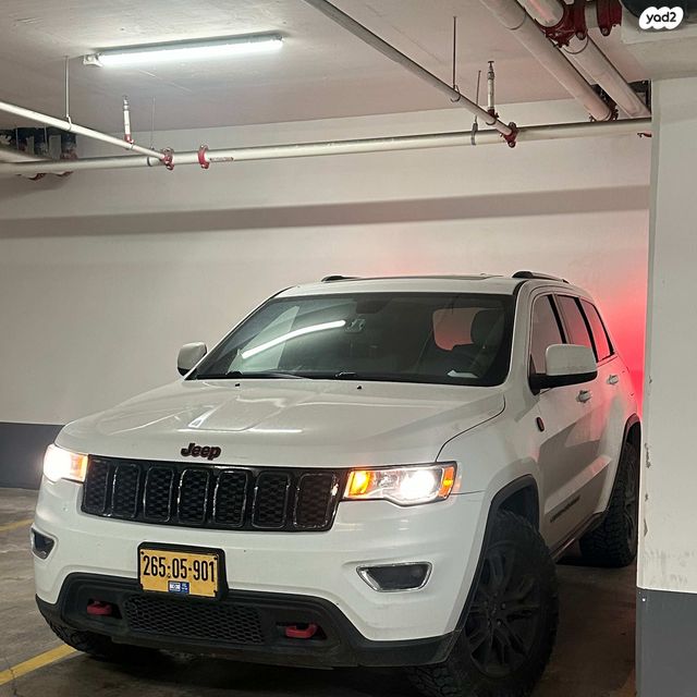 מודעת רכב ג'יפ גרנד צ'ירוקי