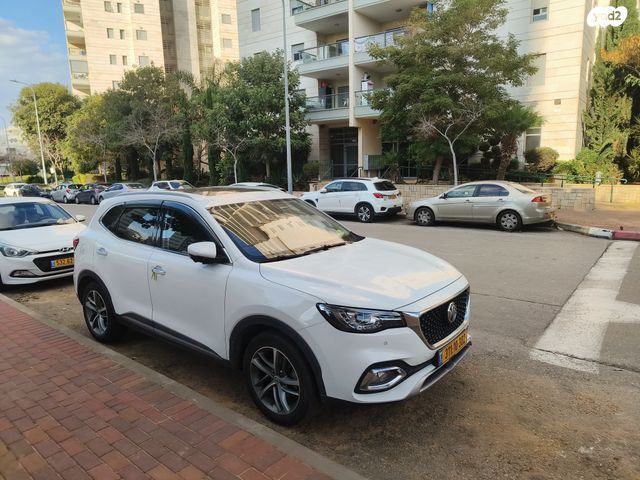 מודעת רכב אם ג'י EHS PHEV