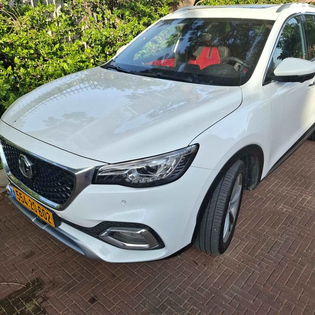 מודעת רכב אם ג'י EHS PHEV