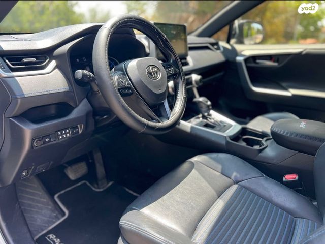 מודעת רכב טויוטה RAV4