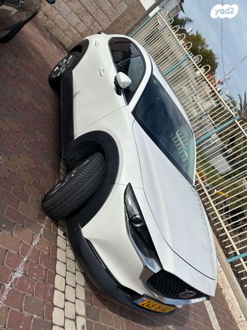 מודעת רכב מאזדה CX-30