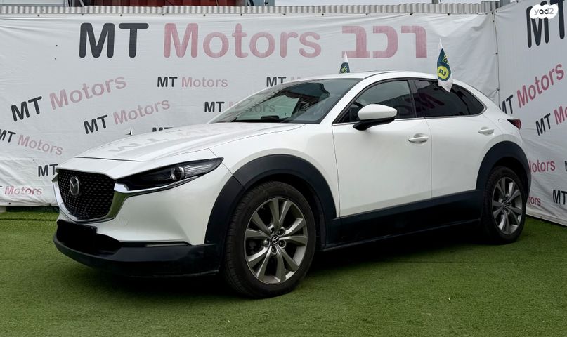 מודעת רכב מאזדה CX-30