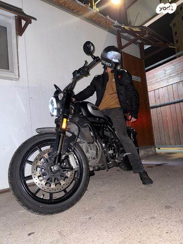 מודעת רכב דוקאטי סקרמבלר אייקון דארק