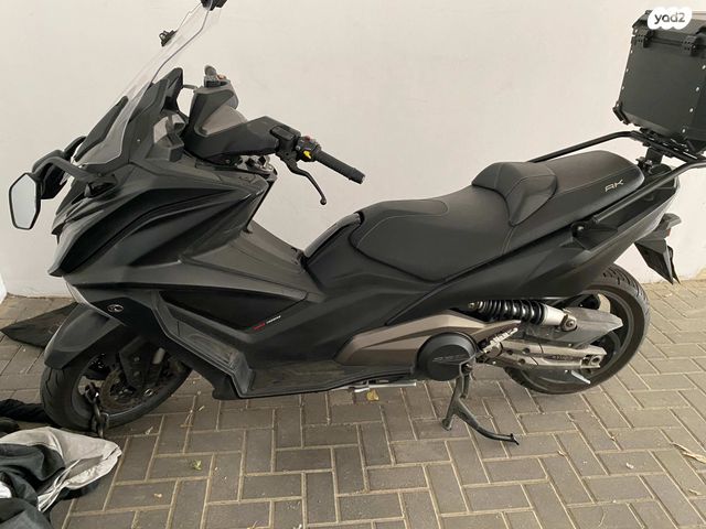מודעת רכב קימקו AK 550