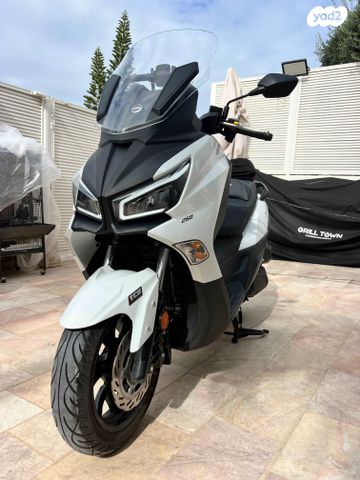 מודעת רכב סאן יאנג ג'וי-מקס Z-250