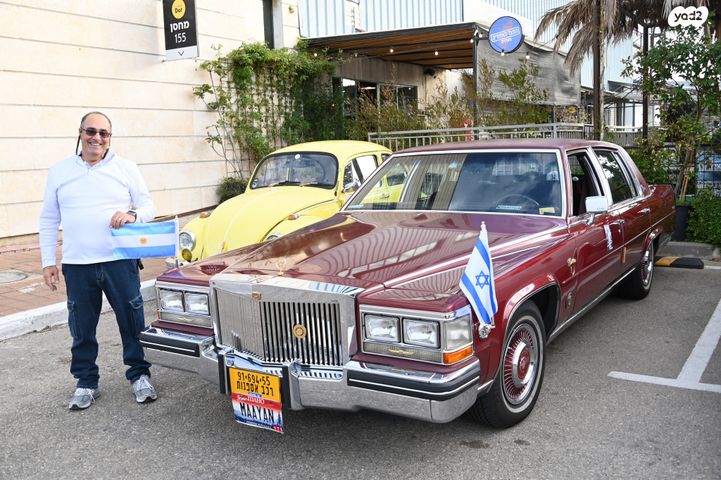 מודעת רכב קאדילק