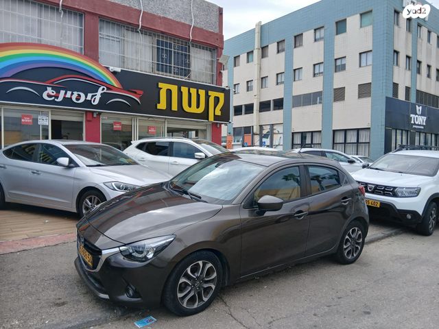 מודעת רכב מאזדה 2