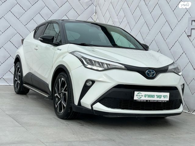 מודעת רכב טויוטה C-HR