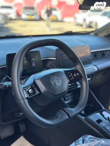 מודעת רכב אם ג'י MG3 2