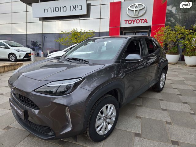 מודעת רכב טויוטה יאריס קרוס