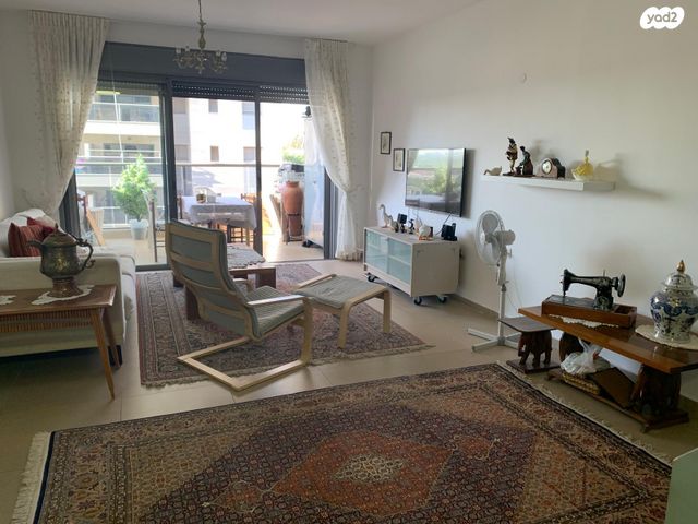 שושנת העמקים 41