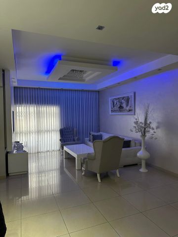 כוכב הדרום 4