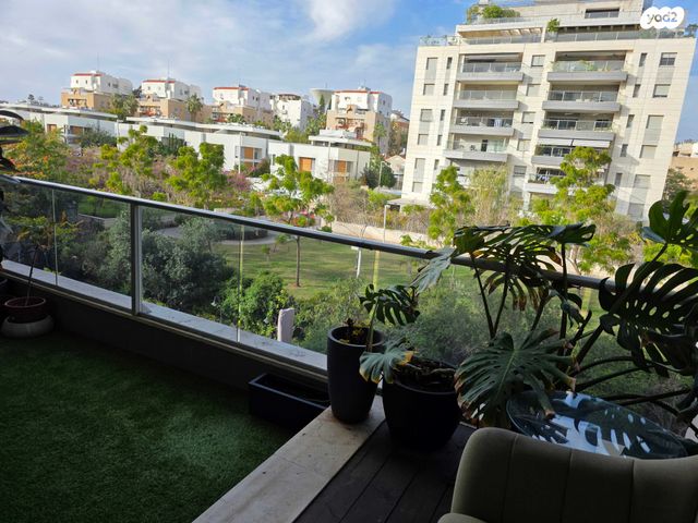 יטקובסקי אחים 32