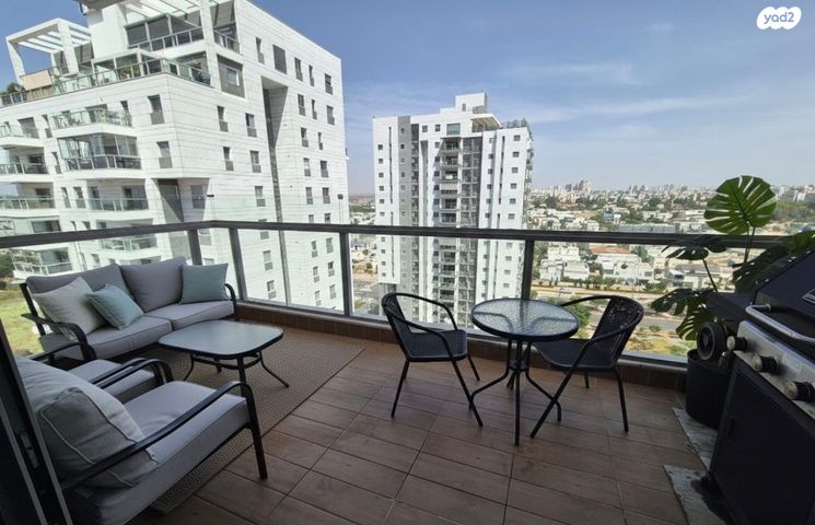 שולמית אלוני 5