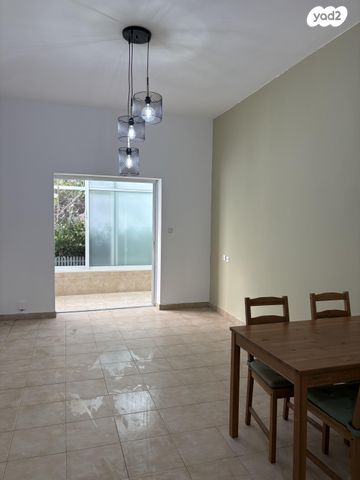 ארבע ארצות 17