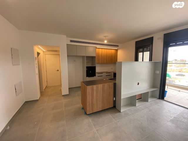 לאה גולדברג 10