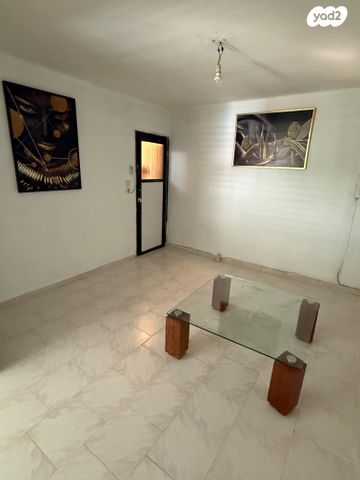 גיורא יוספטל 9