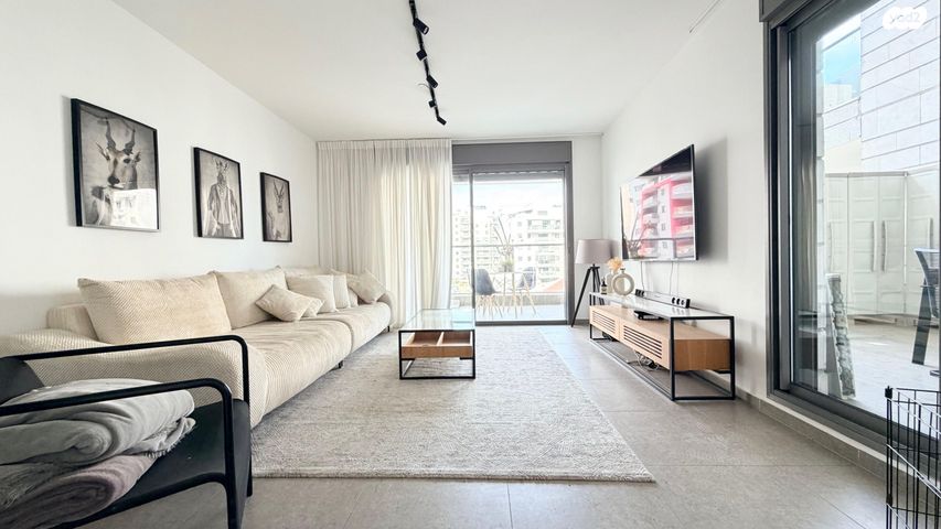 דליה רביקוביץ 14