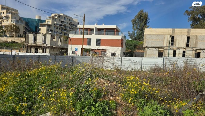 מגרשים, אבן יהודה