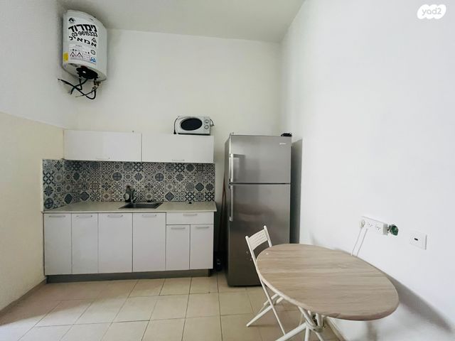 דרך העצמאות 63