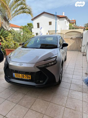 מודעת רכב טויוטה C-HR
