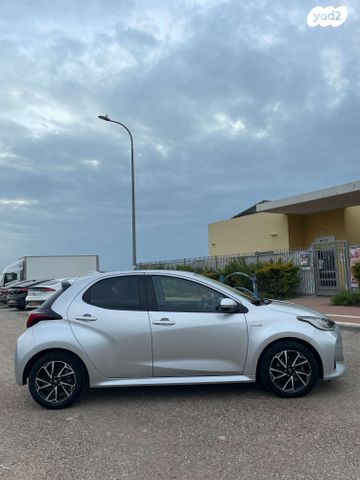 מודעת רכב טויוטה יאריס