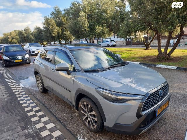 מודעת רכב טויוטה קורולה קרוס