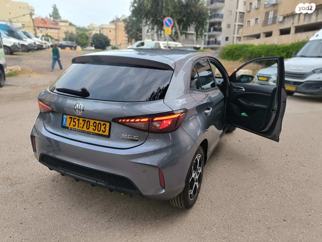 מודעת רכב אם ג'י MG3