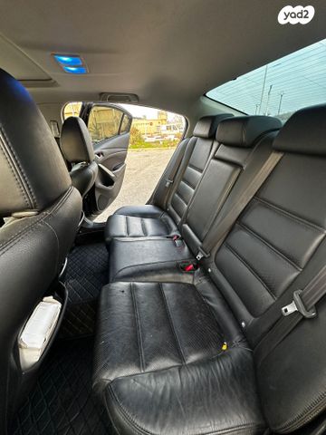 מודעת רכב מאזדה 6