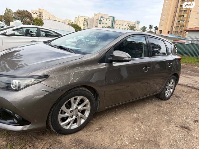 מודעת רכב טויוטה אוריס