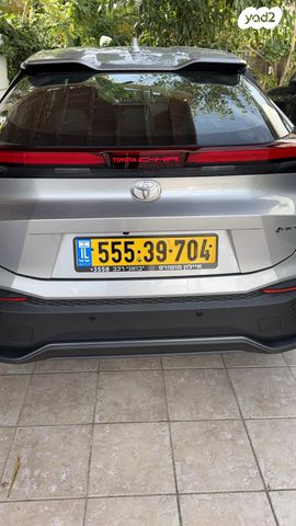 מודעת רכב טויוטה C-HR