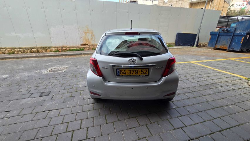 מודעת רכב טויוטה יאריס