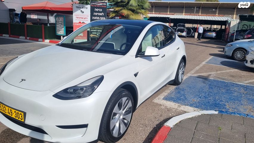 מודעת רכב טסלה מודל Y