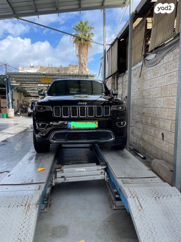 מודעת רכב ג'יפ גרנד צ'ירוקי