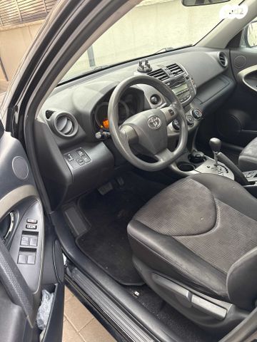 מודעת רכב טויוטה RAV4