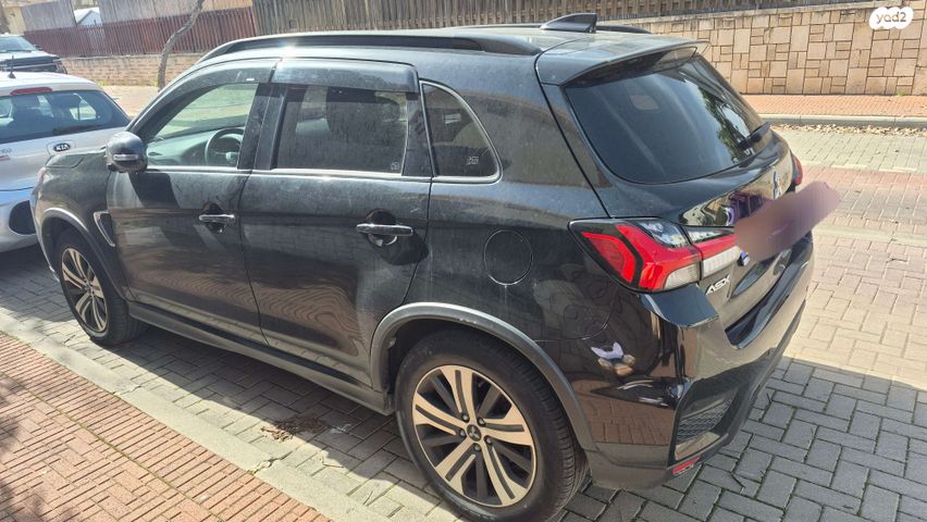 מודעת רכב מיצובישי ASX