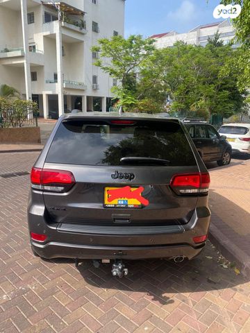 מודעת רכב ג'יפ גרנד צ'ירוקי